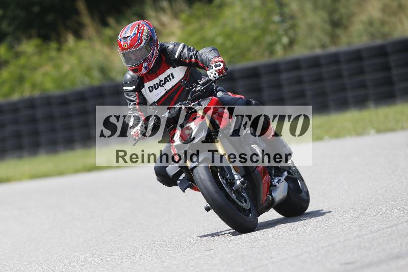 /27 12.06.2025 Ducati Schweiz Trackday Warmup  ADR/blau-bleu/23
